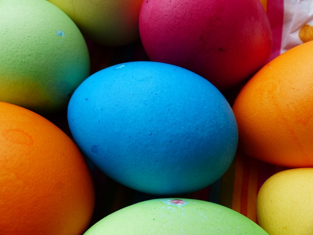 colored eggs